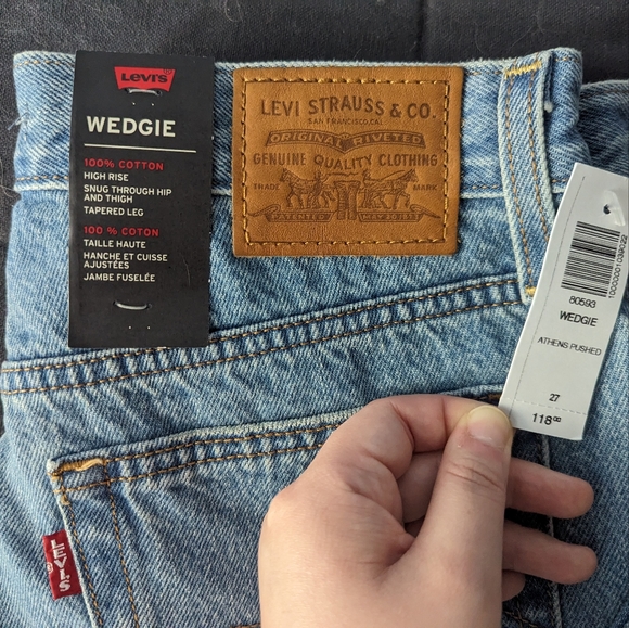 Levi's/Aritzia Wedgie Jeans Size 27 - Picture 2 of 6